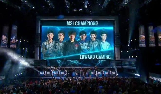 PGL Astana 2025 第一天：顶级比赛、击杀、评论、表情包、网红反应